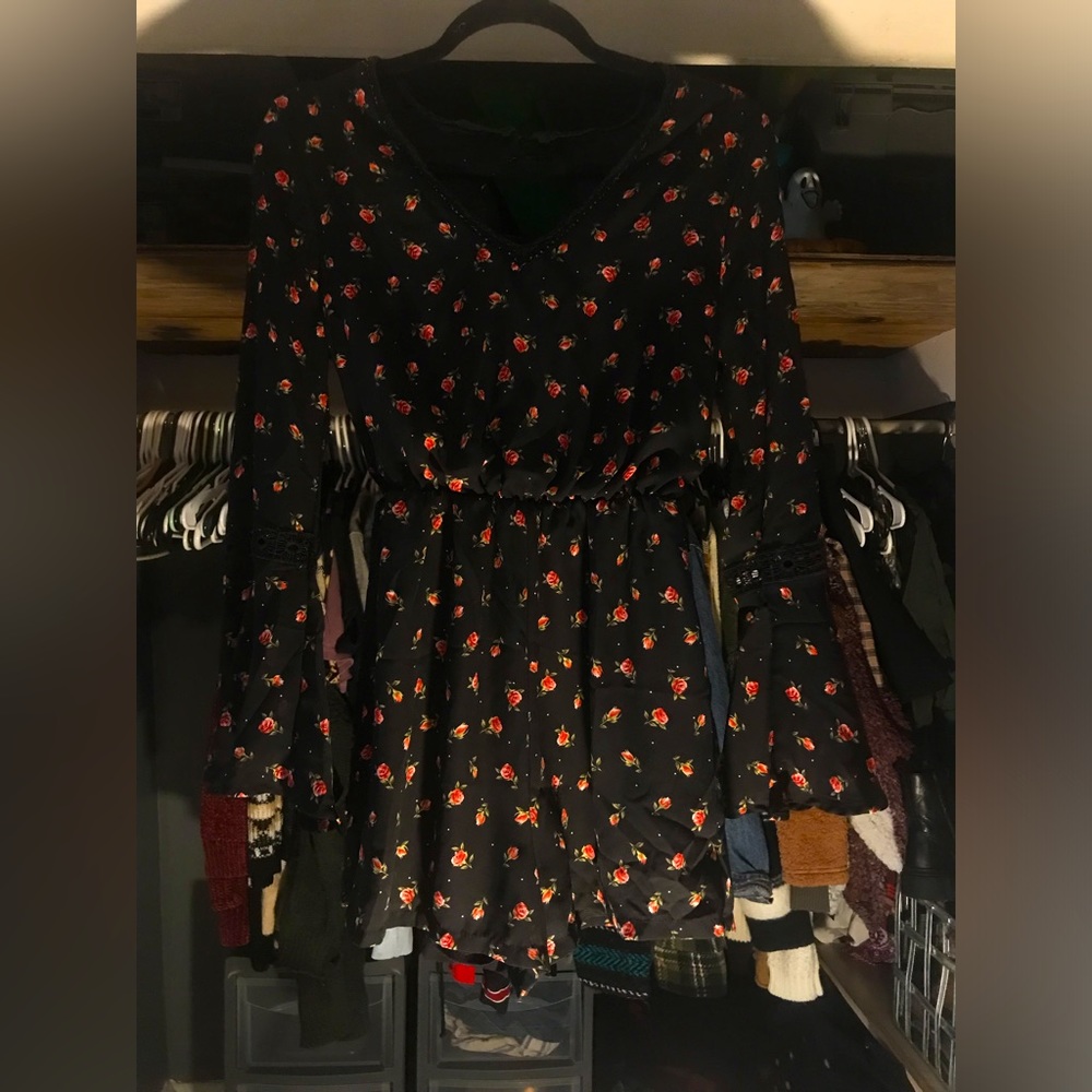 CUTE BLACK AND FLORAL DISNEY PRINCESS BACKLESS ROMPER !!! SIZE SMALL